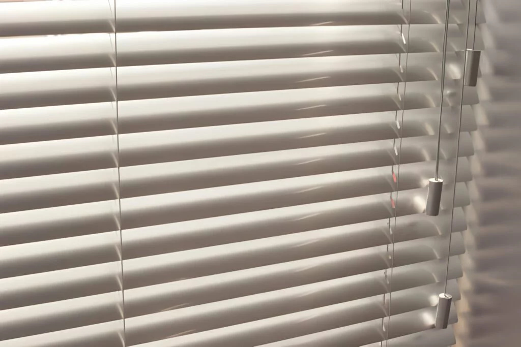 Retractable-Flyscreens-hero